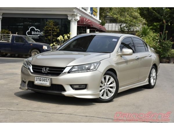 จัดไฟแนนซ์ได้เต็ม ฟรีดาวน์ แถมประกันภัย 2013 HONDA ACCORD 2.0 EL